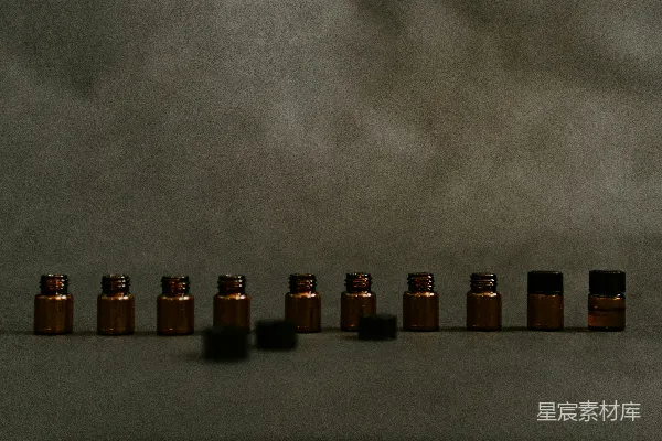 高清摄影 琥珀色玻璃瓶