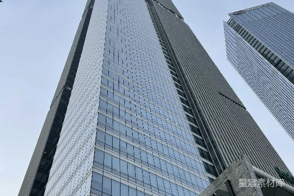 高清摄影 一座有许多窗户的高楼大厦
