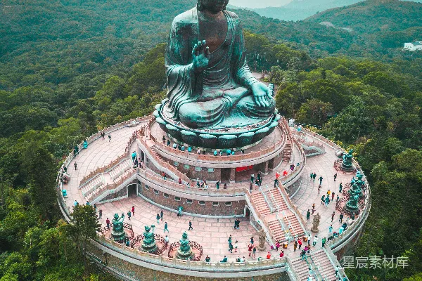 高清摄影 在Bhumishparsha Mudra纪念碑周围的人行航拍照片
