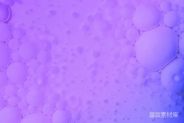 高清摄影 一张蓝色和粉色液体中的气泡特写照片