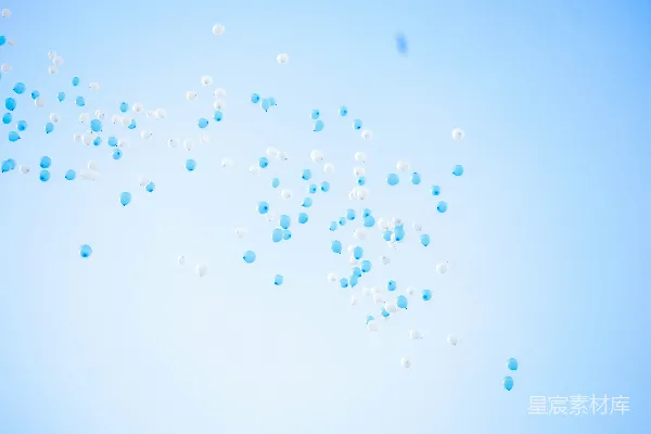 高清摄影 蓝色和白色的水滴