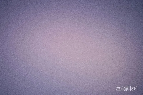 高清摄影 一张模糊的照片，显示一架飞机在空中飞行。
