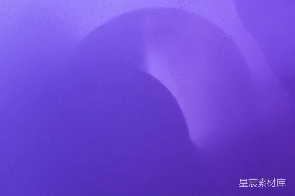 高清摄影 模糊的照片，一个人的面部带着一部手机。