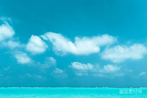 高清摄影 蓝天白云映海面