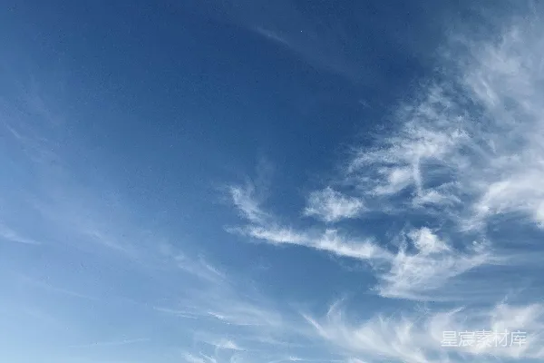 高清摄影 蓝天上有一些云彩