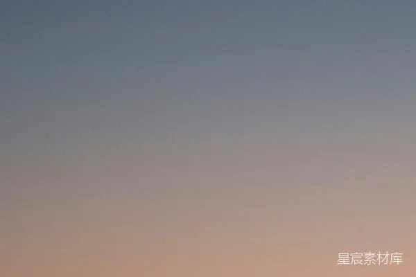 高清摄影 一架飞机在夕阳下飞行