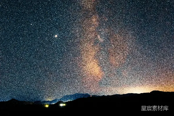 高清摄影 夜空中的星星和银河。