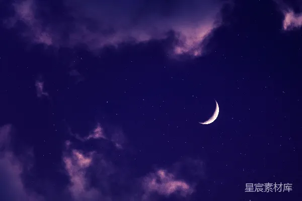 高清摄影 满月在黑暗的夜空中