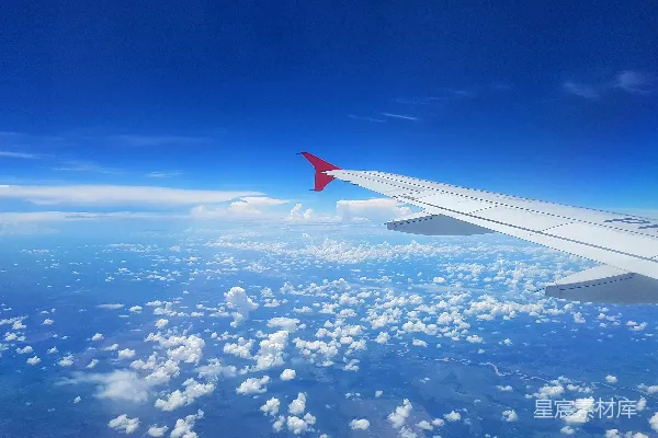 高清摄影 一架白色的飞机在空中飞行
