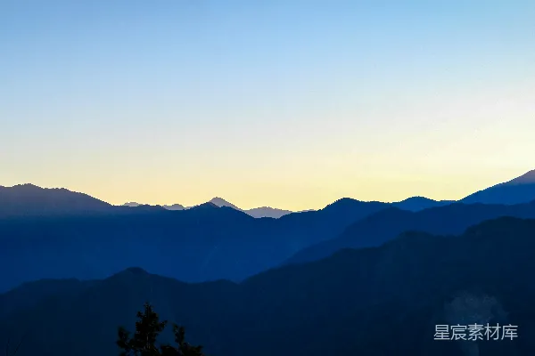 高清摄影 日落时的山脉景观