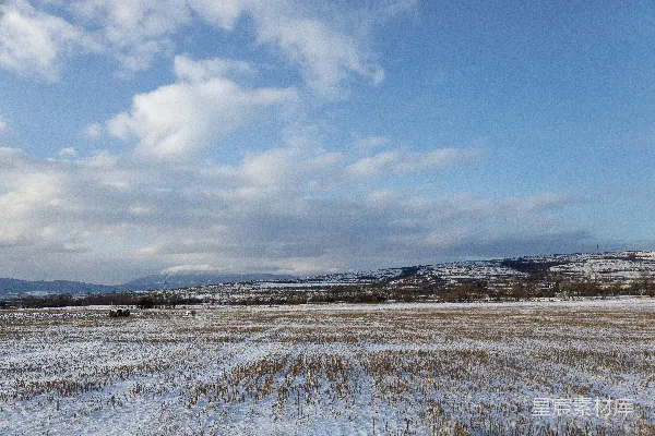 高清摄影 一片大大的开阔的雪地。