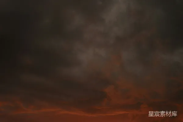 高清摄影 夕阳正在一片水域上落下