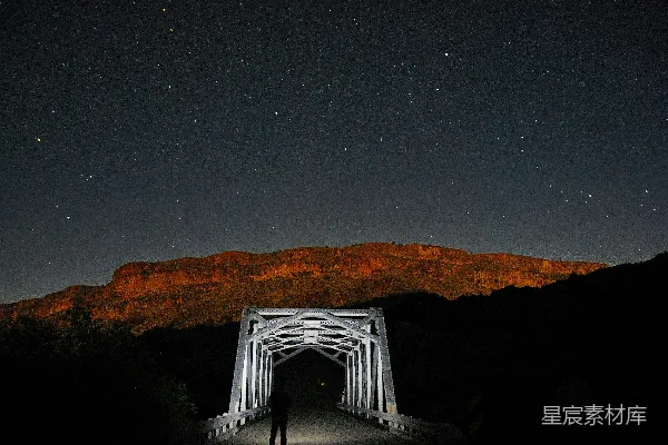 高清摄影 星夜下的白桥