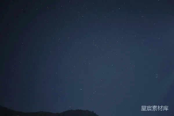 高清摄影 群山之上星光闪烁的夜空