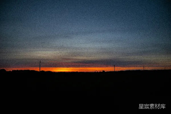 高清摄影 夕阳正落在这片田野的天际。