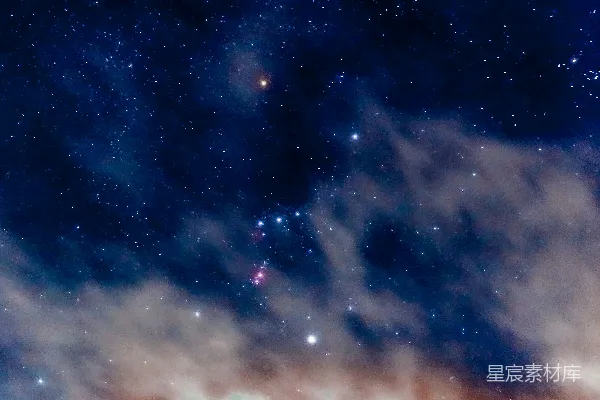 高清摄影 蓝白相间的星空夜空