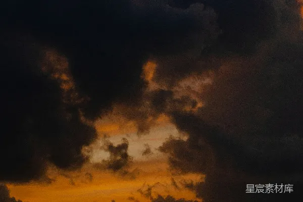 高清摄影 夕阳映照在水面上