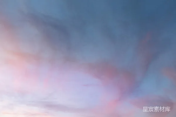 高清摄影 一架飞机在夕阳下飞行