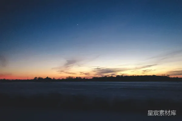 高清摄影 夕阳下轮廓分明的山景