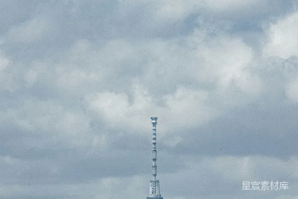 高清摄影 一座很高的塔，背景是蓝天。