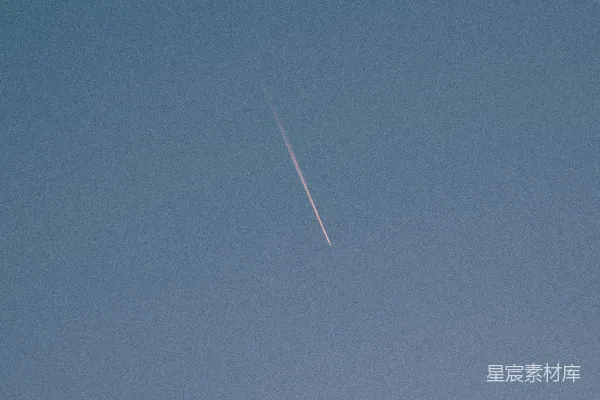 高清摄影 一架飞机在空中飞行