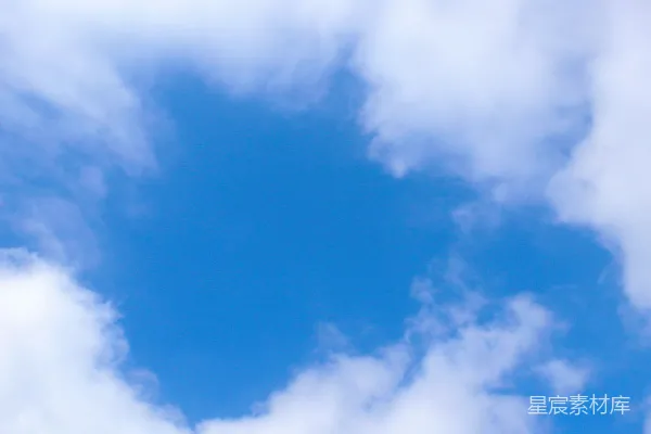 高清摄影 蓝天白云和一个停车标志