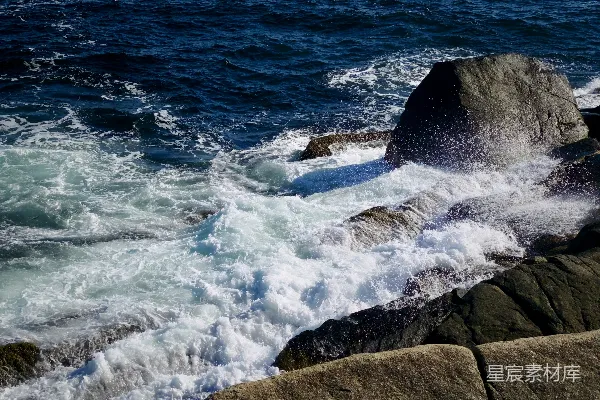 高清摄影 岩石海滩，海浪拍打