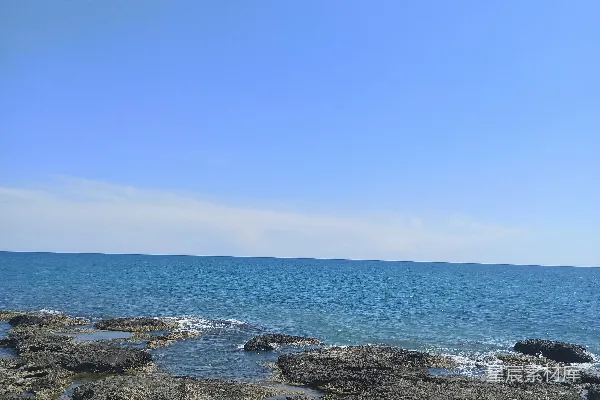 高清摄影 从岩石海岸望向海洋的景色