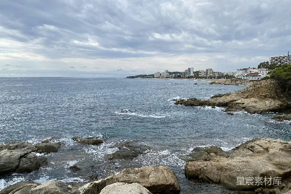 高清摄影 从岩石海岸眺望大海的景色