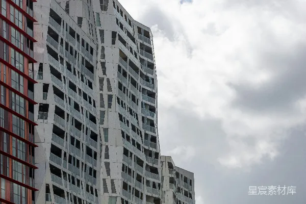 高清摄影 现代白色建筑带有独特的外观设计。