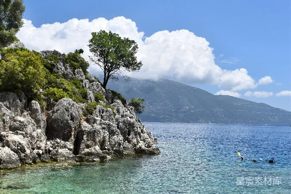 高清摄影 岩石山脉附近的海滩摄影