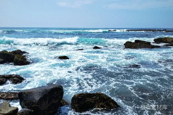 高清摄影 前景是岩石的海洋景色