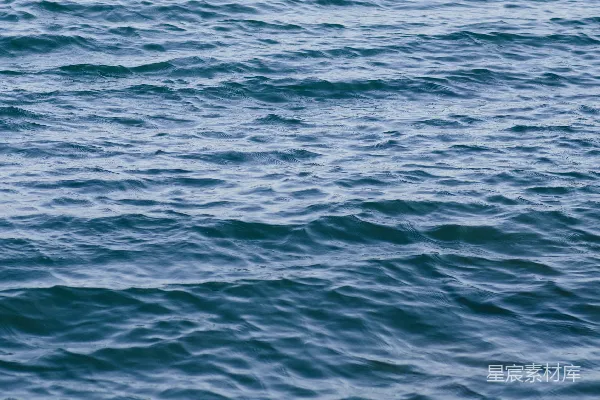 高清摄影 白天的蓝色海水