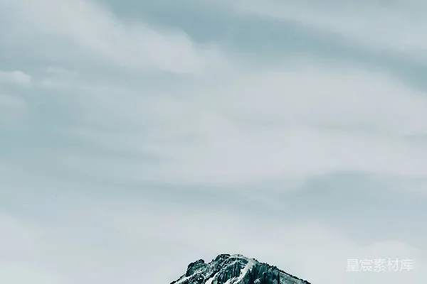 高清摄影 覆盖着雪的山景