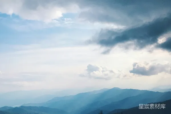 高清摄影 白天，白云下的青山绿水。