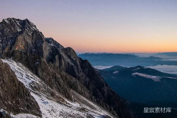 高清摄影 夕阳西下时山顶的景色
