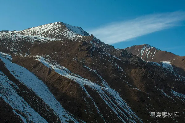 高清摄影 一座雪山和蓝天