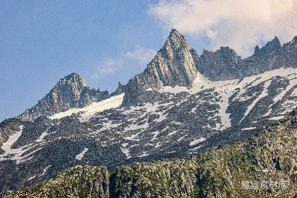 高清摄影 崎岖的雪山峰