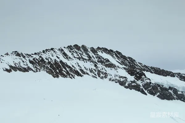 高清摄影 雪顶山的白天摄影