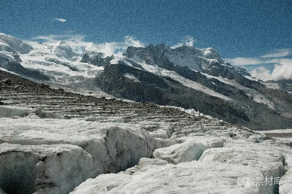 高清摄影 一座覆盖着冰雪的山脉