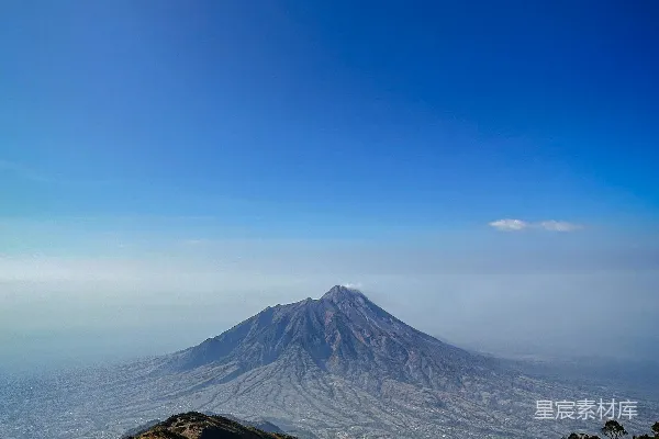 高清摄影 从山顶看到的山景