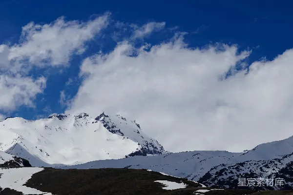 高清摄影 被雪覆盖的山