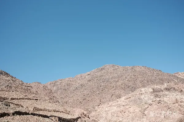 高清摄影 一座巨大的岩石山