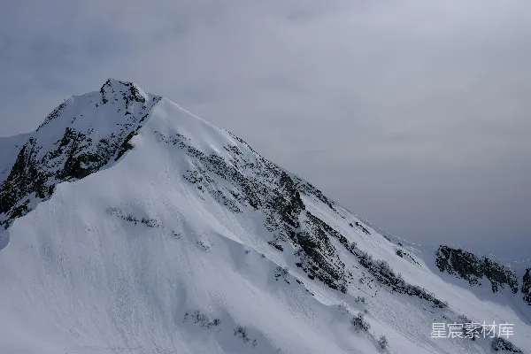 高清摄影 雪山云雾缭绕