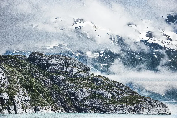 高清摄影 一座雪山连绵的山脉