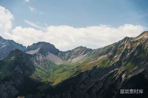 高清摄影 山脉中看到的一片山峦景色