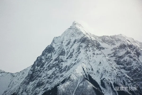高清摄影 山峦覆盖着积雪的照片