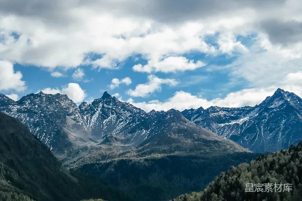 高清摄影 蓝天下的群山