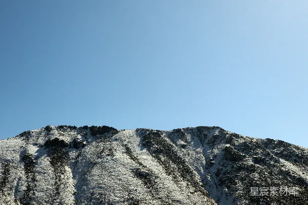 高清摄影 一座雪山和蓝天