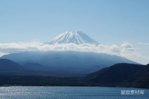 高清摄影 富士山上空的云彩